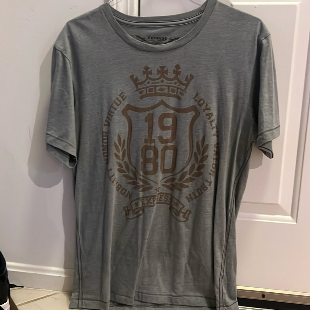 Like new may have been worn once express graphic tee